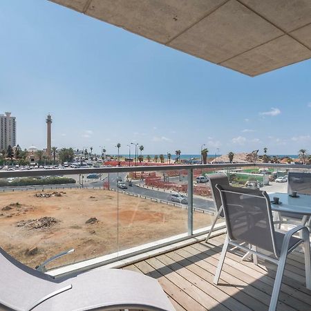 Beautiful Sunny 3 Bedrooms In Font Of The Beach Tel Aviv Exterior photo